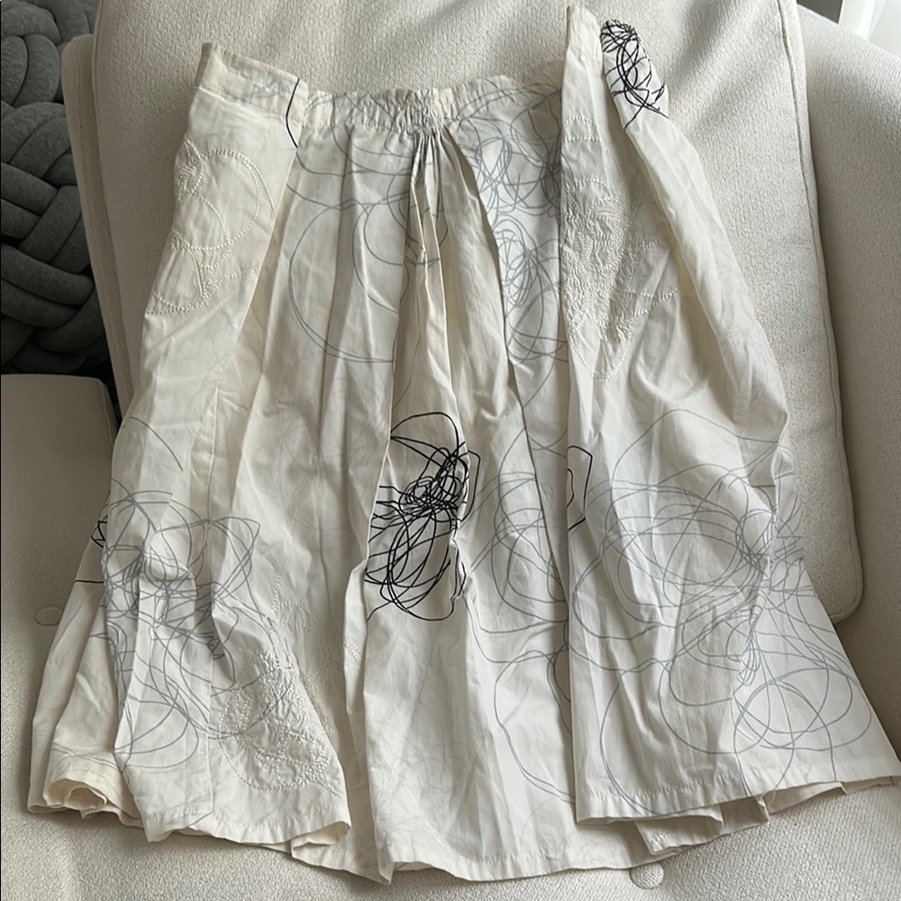 Club Monaco women’s off white skirt geometric embroidery size 6